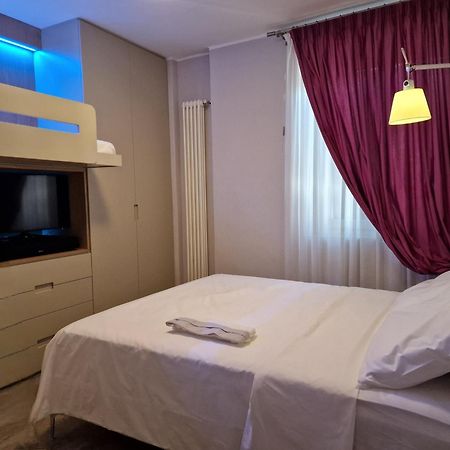 Desenzano Luxury Apartment Дезенцано-дель-Гарда Екстер'єр фото