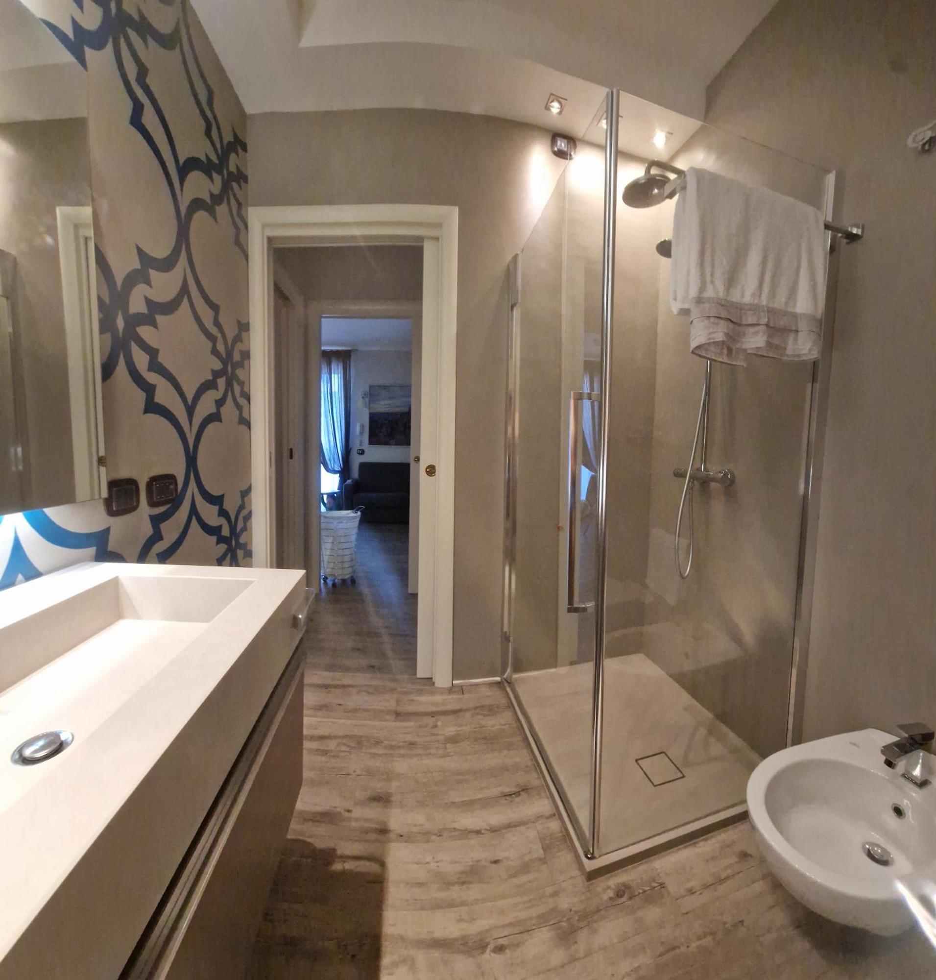 Desenzano Luxury Apartment Дезенцано-дель-Гарда Екстер'єр фото