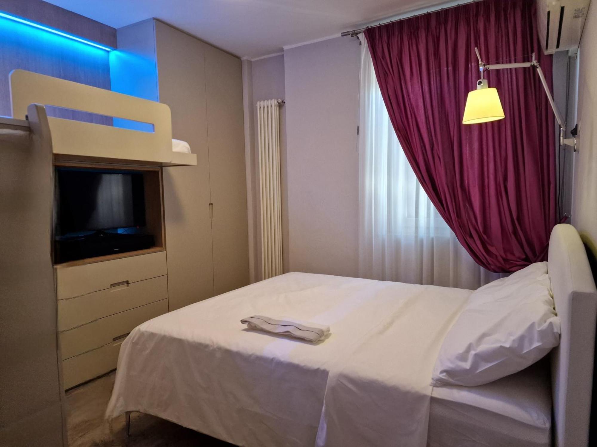Desenzano Luxury Apartment Дезенцано-дель-Гарда Екстер'єр фото
